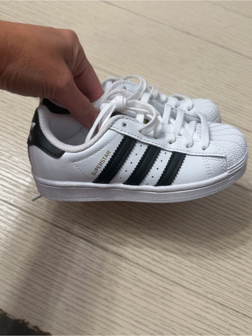 adidas Kids Superstar Sneakers in White and Black sz 11